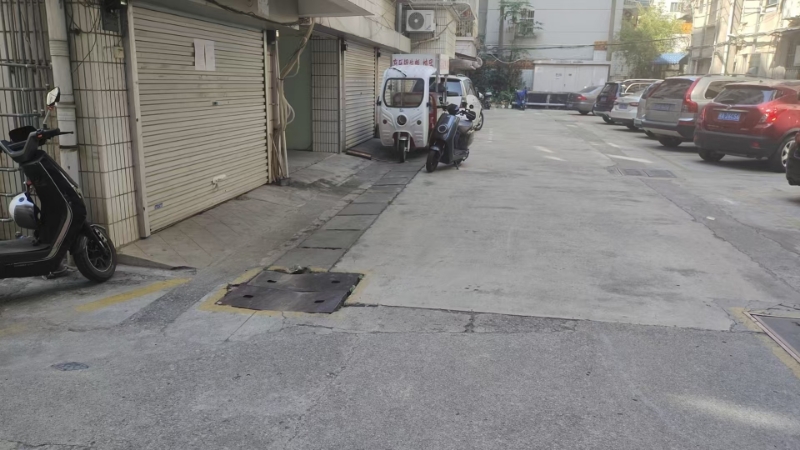 廣西鹽業(yè)集團(tuán)建政路51號(hào)院內(nèi)車(chē)庫(kù)招租公告